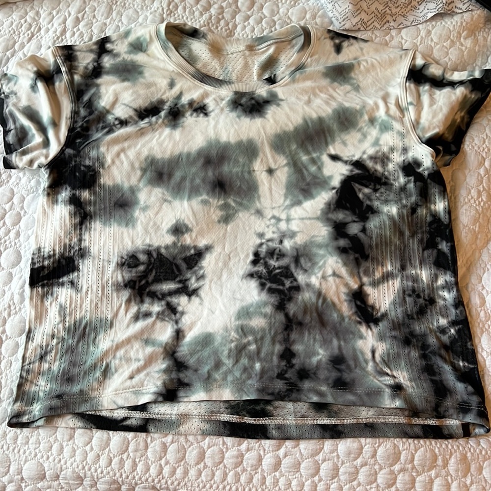 Lululemon top